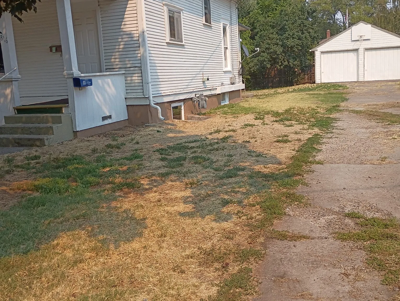 5 bed, 1000 sqft, $2,050 — Photo 2
