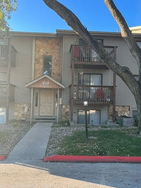 9503 University Ave #8