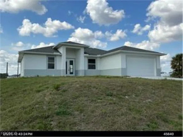 915 Marconi Loop, Banyan Village, FL 33935