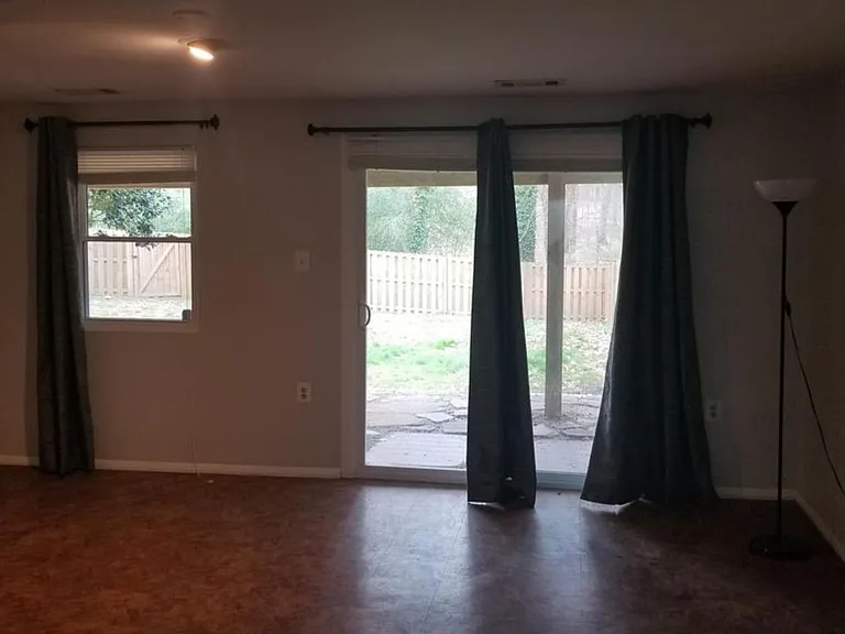 5468 Endicott Ln — Photo 16