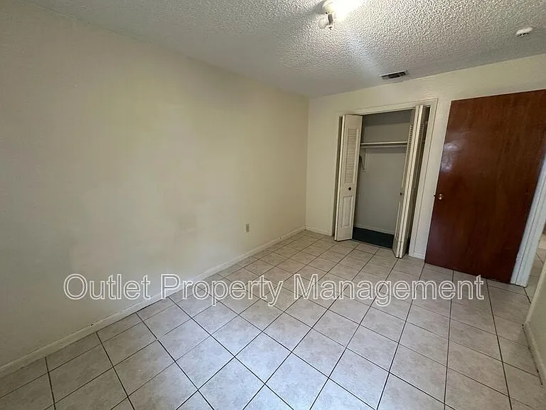 325 N 5th St #5 — Photo 7