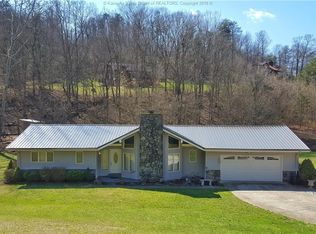 5401 Doc Bailey Rd, Cross Lanes, WV 25313