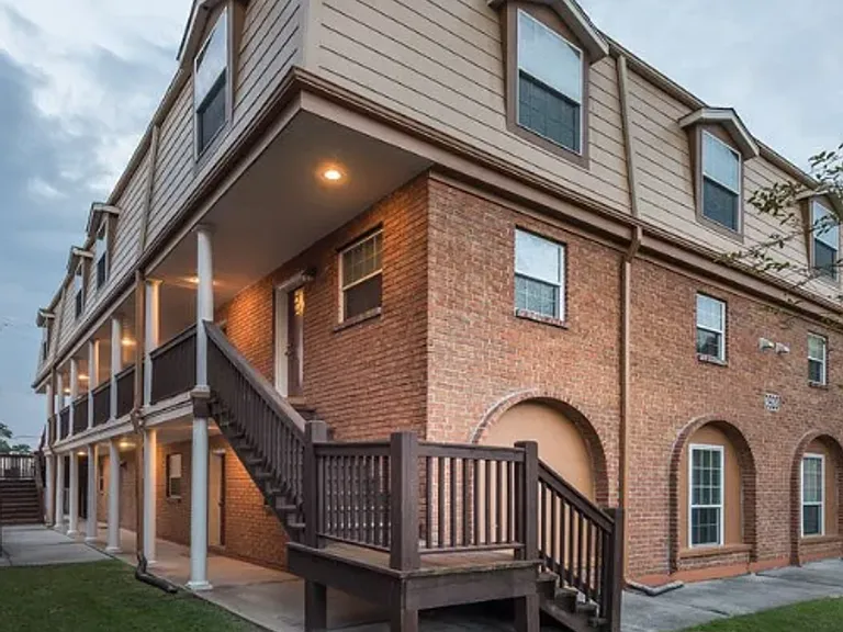 Regency at Metairie — Photo 8