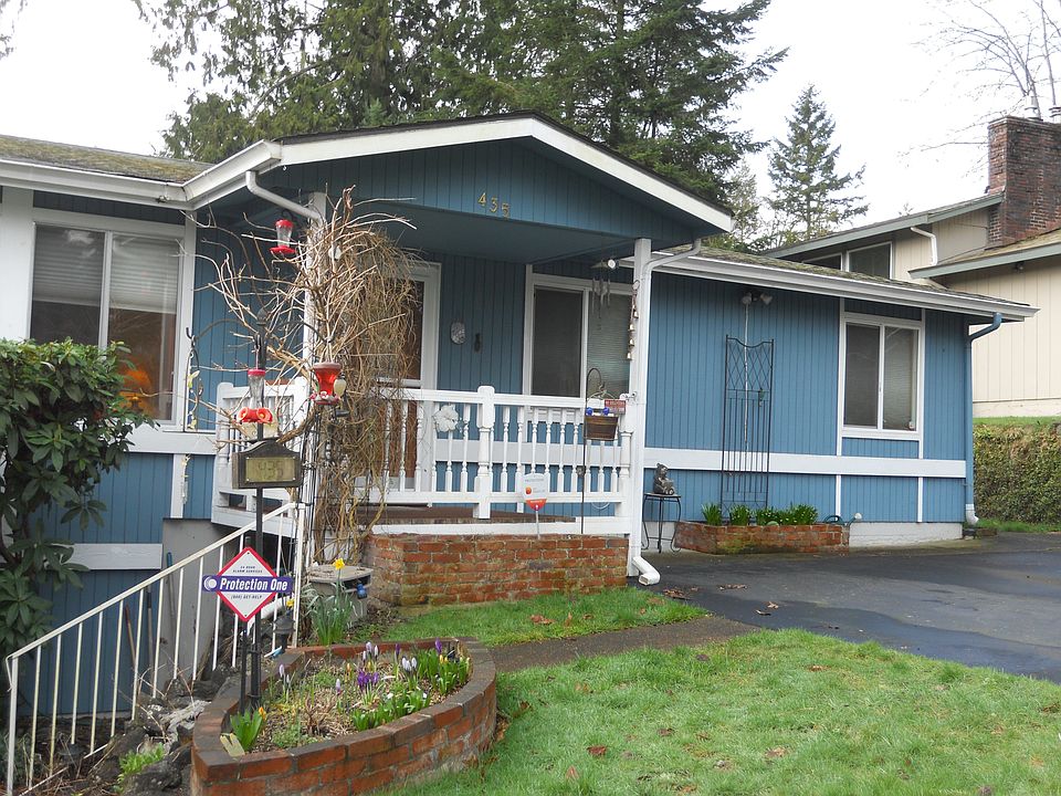 1st image of 435 NE Conifer Dr