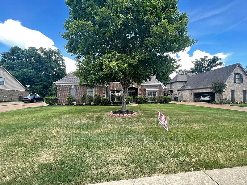 4 bed, 2.5 bath, 2941 sqft, $2,550 — Photo 1