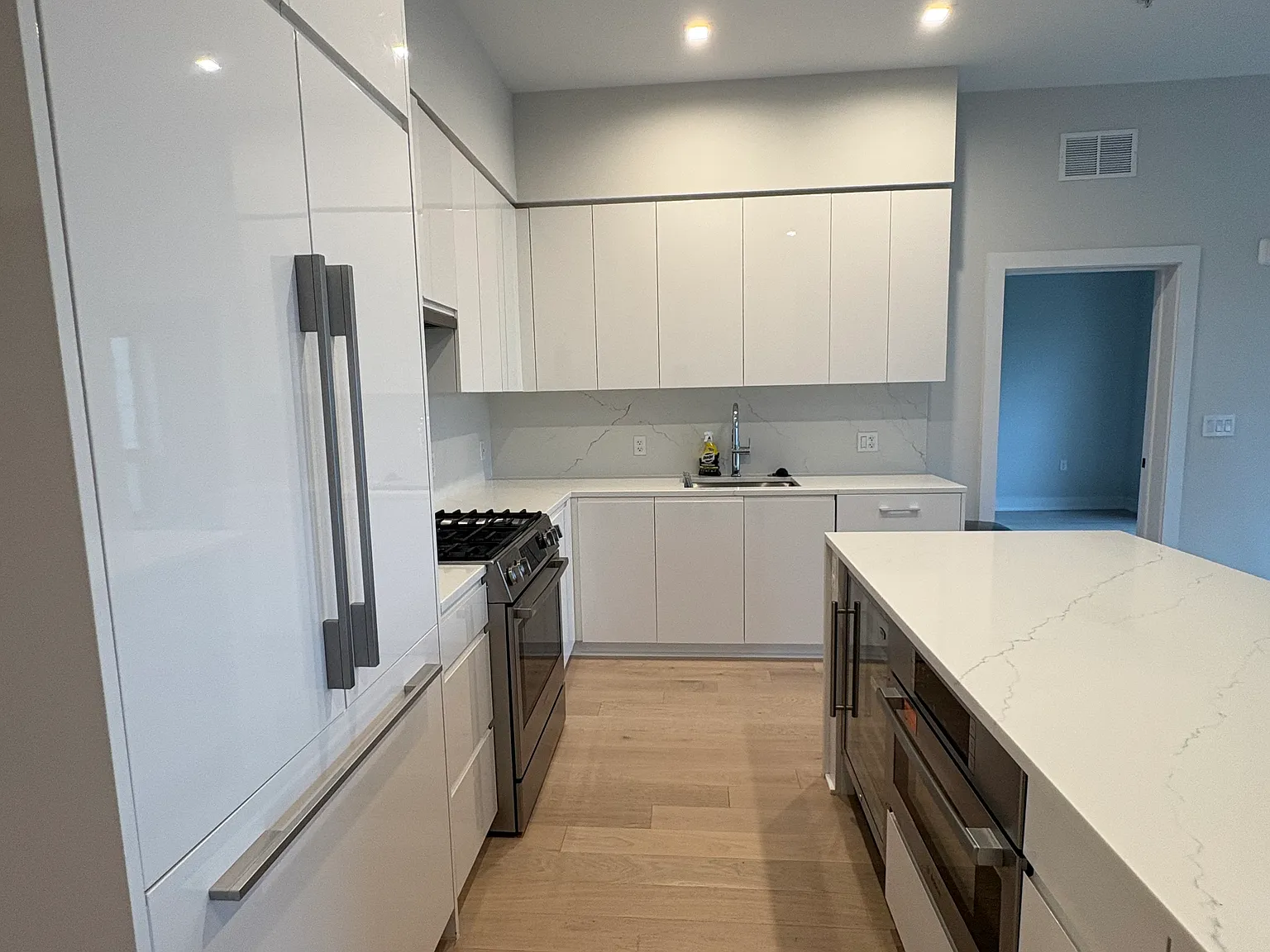 2 bed, 1193 sqft, $3,800 — Photo 4
