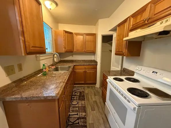 1 Bod, 1 Bodfish Ave APT E, Wareham, MA 02571