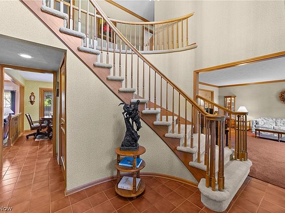 3rd image of 24177 Stonehedge Dr