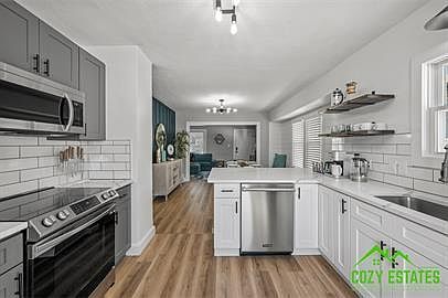 5th image of 5775 Essen Ave
