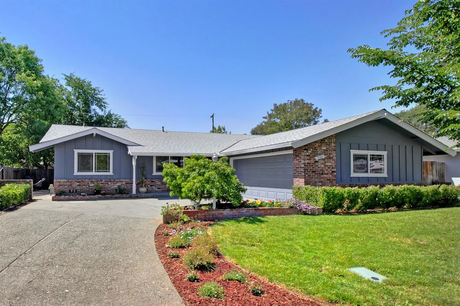 2502 Clemson Dr photo 1