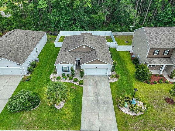3rd image of 25 Parkside Dr.