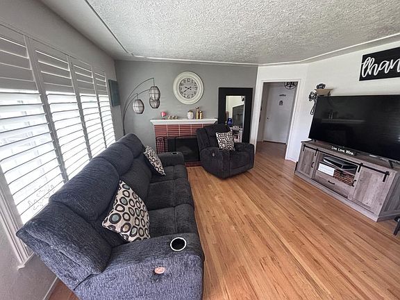 4th image of 2755 Christina Ave