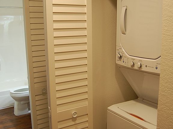3rd image of 4191 Cleveland Ave APT 21
