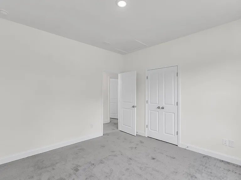 335 Chapman Cir — Photo 23