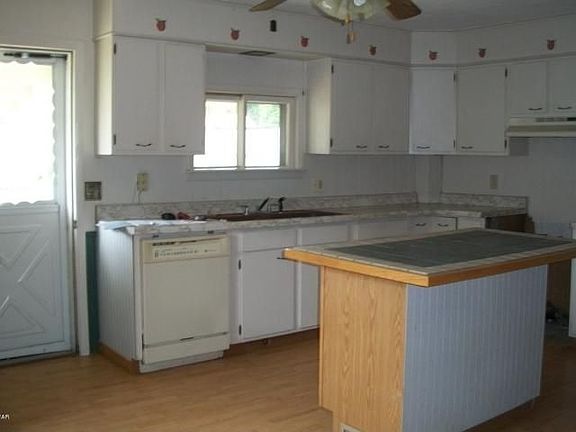 2nd image of 141 E Water St