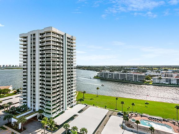 5th image of 108 Lakeshore Dr APT 1541