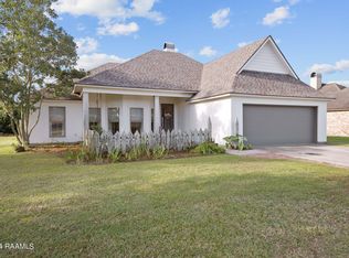 113 Cranberry Dr, Broussard, LA 70518