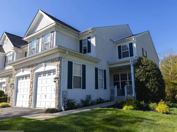 20 Portsmouth Cir, Glen Mills, PA 19342