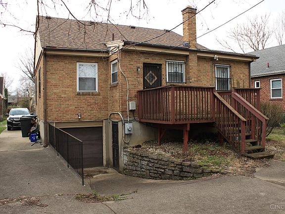 3rd image of 1740 Garden Ln