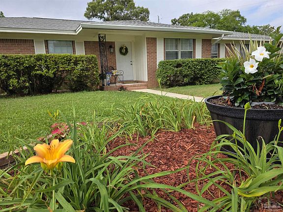 5th image of 4201 Cherry Laurel Dr