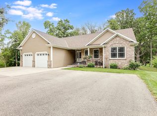 12141 208th Ave, Bristol, WI 53104