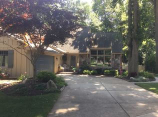 34431 Shellye Ct, Westland, MI 48185