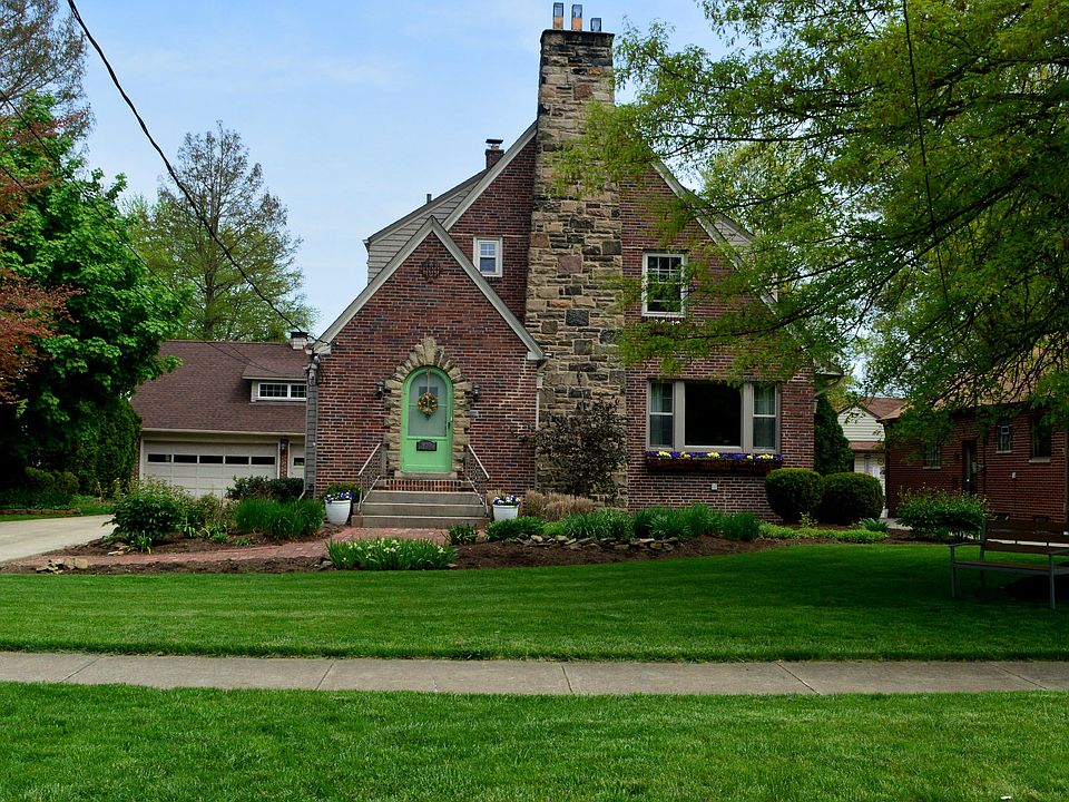 Beautifully landscaped Tudor