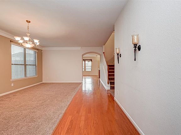 5th image of 2202 Rocky Hollow Ln