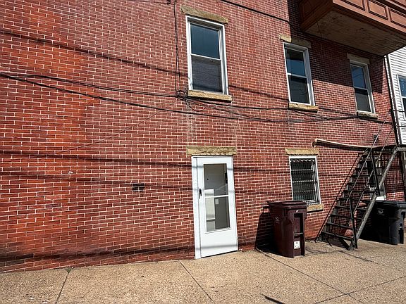 5th image of 400 N Broom St #1A