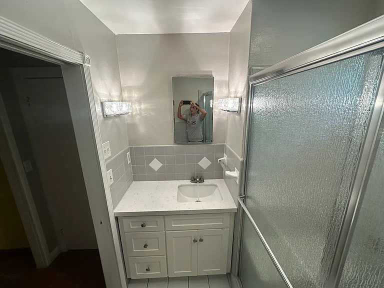 483 E Daleville Ave — Photo 18