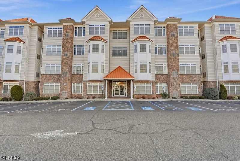 104 E Elizabeth Ave #307 photo 1