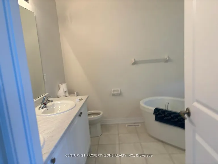 1272 Amherst Gate — Photo 10