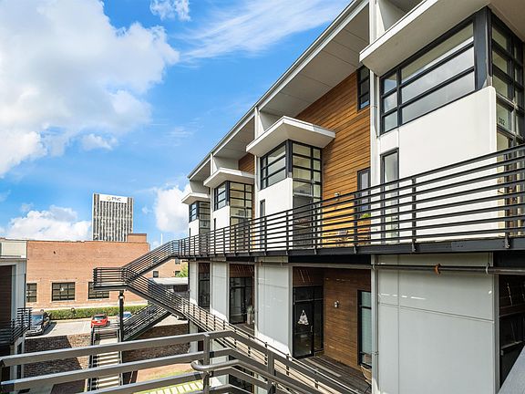 2nd image of 2226 1st Ave S APT 304