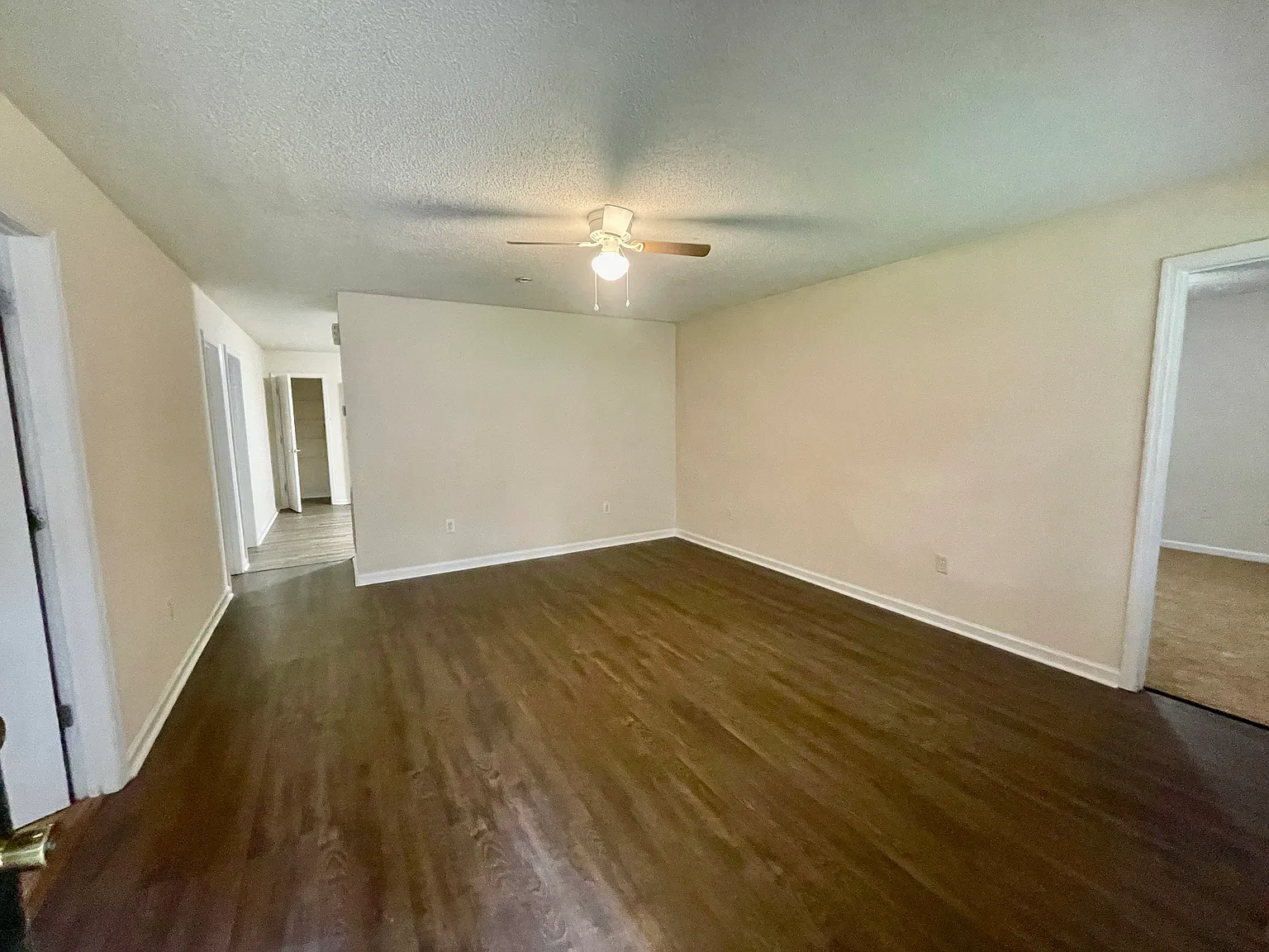 4 bed, 1800 sqft, $3,200 — Photo 3