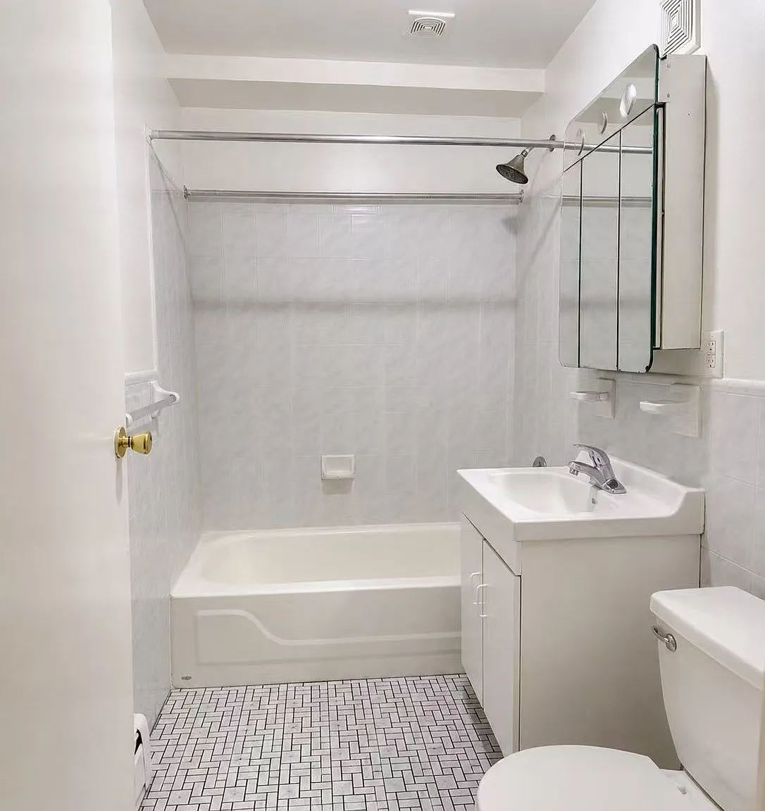 1 bed, 700 sqft, $2,750 — Photo 3