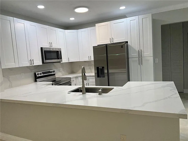 4602 SW 160th Ave #511 — Photo 4