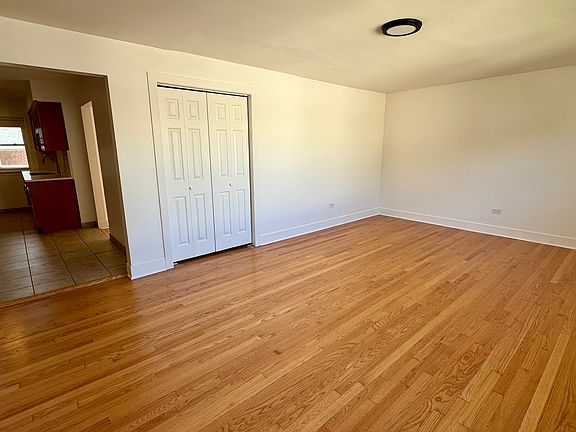 3rd image of 6538 N Damen Ave APT 2W