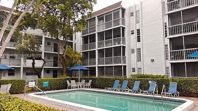 1st image of 483 N Pine Island Rd APT C305