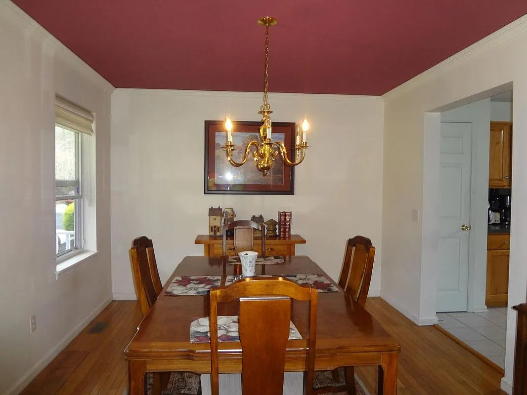 4 bed, 3.5 bath, 3380 sqft, $3,100 — Photo 4