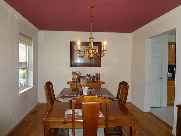 4th image of 108 Meriwill Ln
