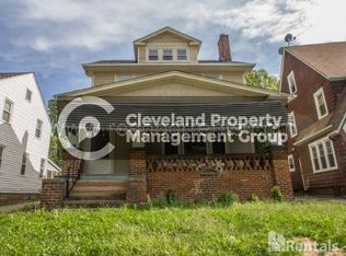 907 Clarence Rd, Cleveland Heights, OH 44121