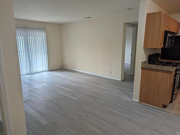2nd image of 240 W Lincoln Ave Unit 6