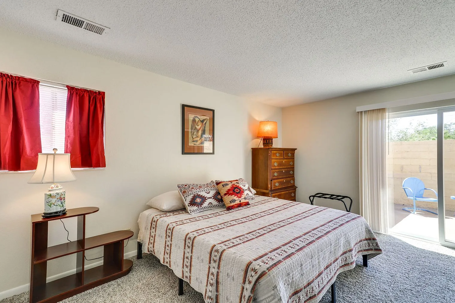 4 bed, 2.0 bath, 2163 sqft, $2,715 — Photo 3