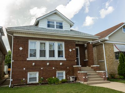 5118 W Barry Ave, Chicago, IL, 60641