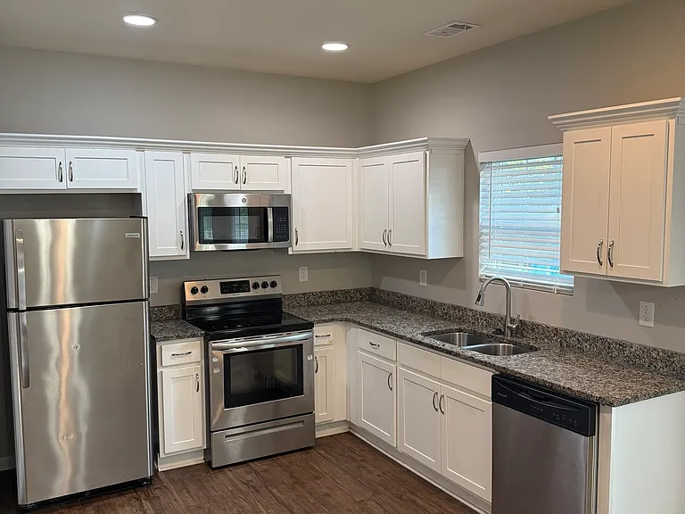 241 Coral Cir — Photo 16