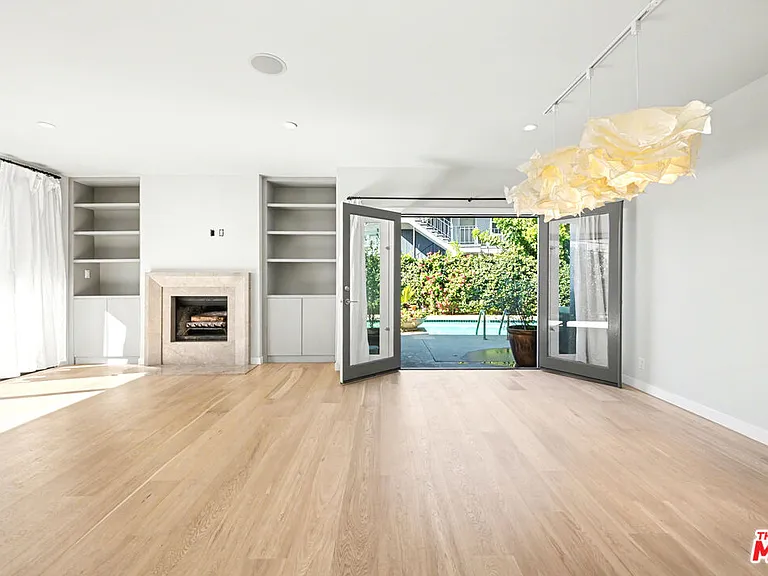 1021 Westmount Dr #102 — Photo 4