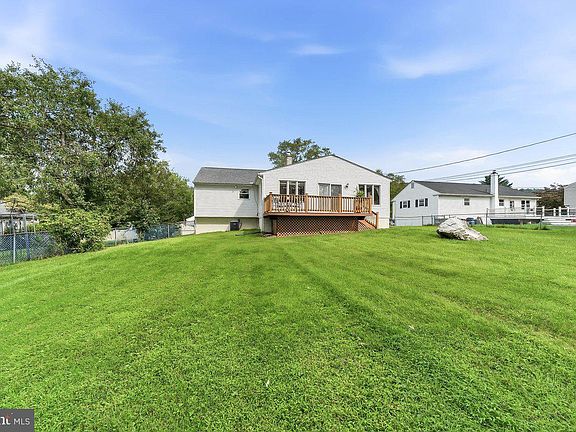 5th image of 402 Farmhouse Rd