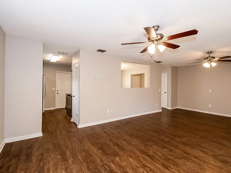 594 Thomas McKeen St — Photo 5