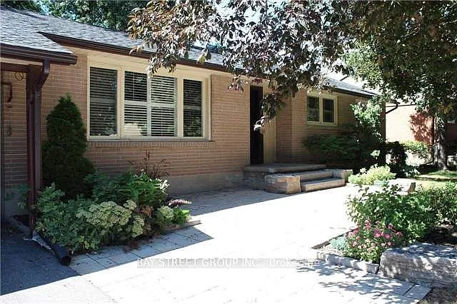 5 bed, $3,100 — Photo 2