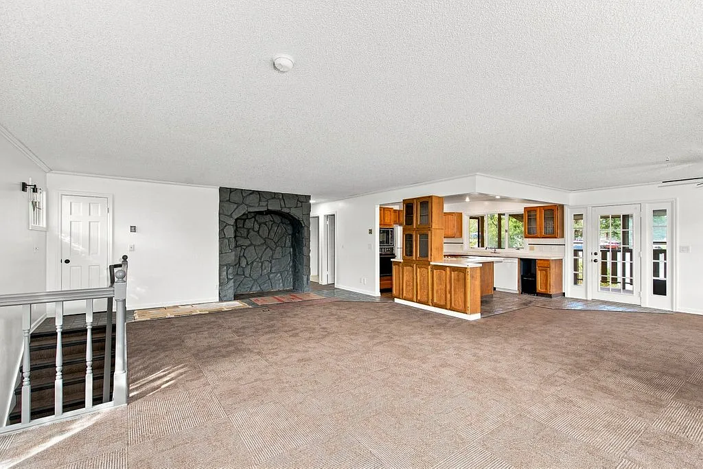 3 bed, $2,400 — Photo 4